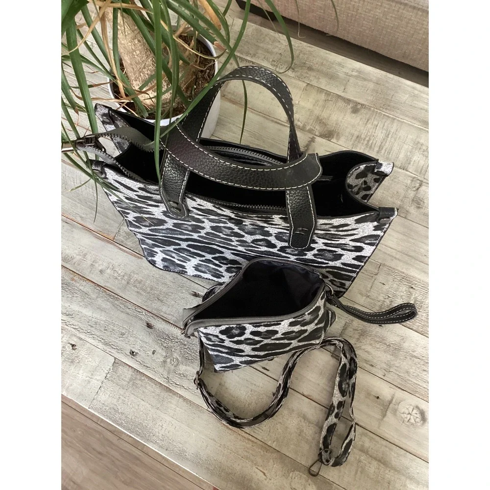 Modern+Chic Leopard Print Tote Bag and Wristlet Set Black WhiteGrey Animal Print